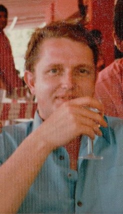 This image has an empty alt attribute; its file name is 2.jpg